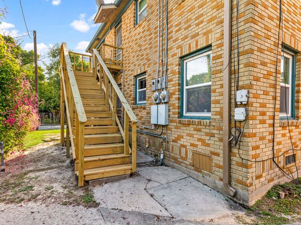 1202 Barkdull Street, Houston TX 77006