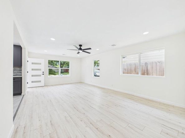 5025 De Milo Drive, Houston TX 77092
