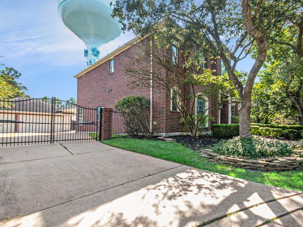 15530 Wooden Oak Court, Houston TX 77059