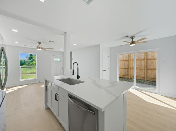 1966 Upland Drive, Houston TX 77043