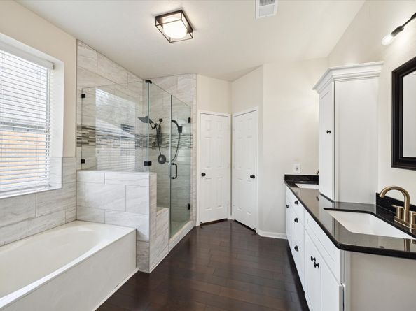 6111 Branch Lake Drive, Houston TX 77066