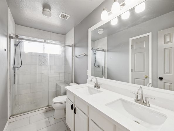 6111 Branch Lake Drive, Houston TX 77066