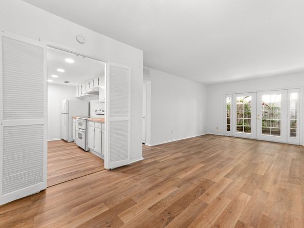 2224 S Piney Point Road 112, Houston TX 77063