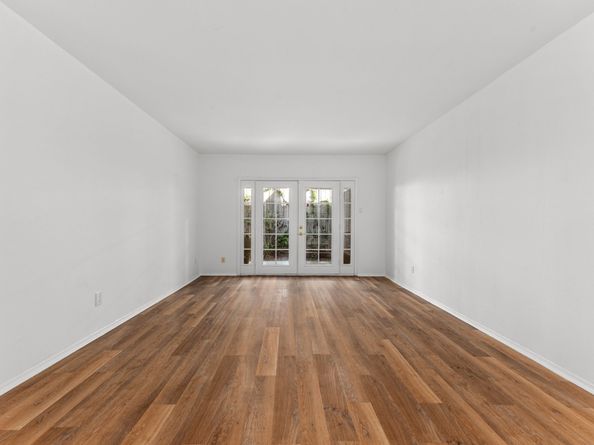 2224 S Piney Point Road 112, Houston TX 77063