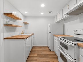 2224 S Piney Point Road 112, Houston TX 77063