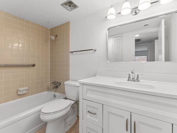2224 S Piney Point Road 112, Houston TX 77063
