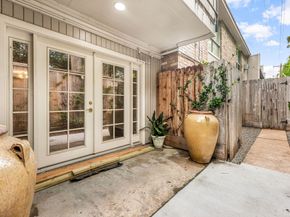 2224 S Piney Point Road 112, Houston TX 77063