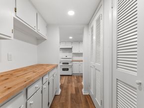 2224 S Piney Point Road 112, Houston TX 77063