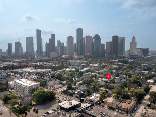 1810 Kane Street, Houston TX 77007