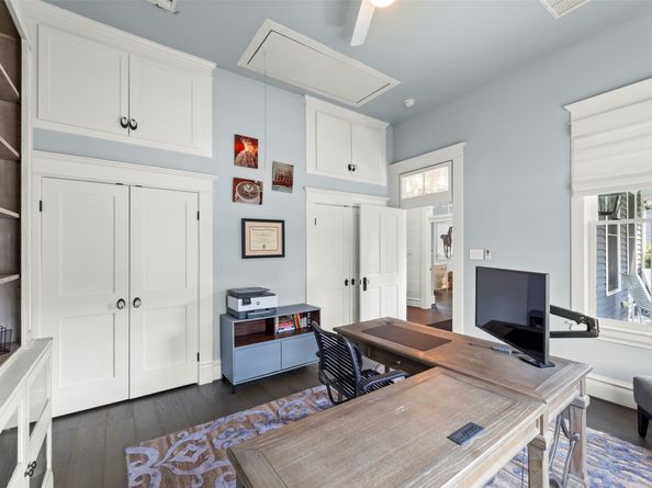 1810 Kane Street, Houston TX 77007