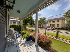 1810 Kane Street, Houston TX 77007