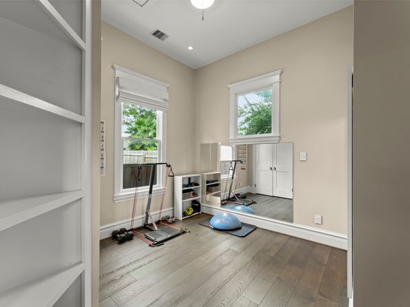 1810 Kane Street, Houston TX 77007