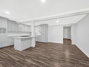 7625 Touchstone Street, Houston TX 77028