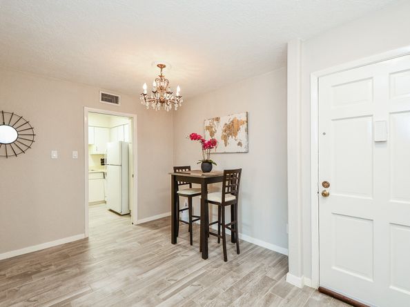 2700 Bellefontaine Street A6, Houston TX 77025