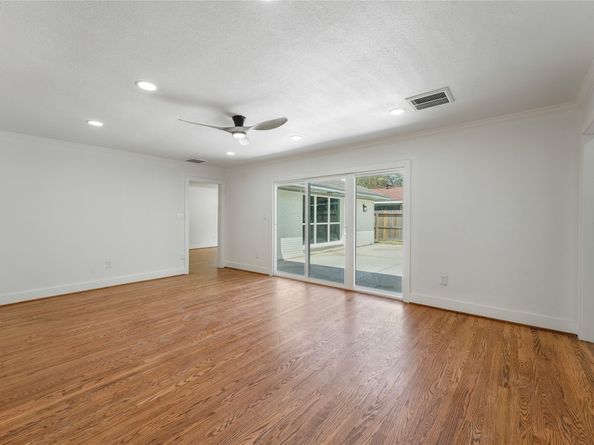4525 Kingfisher Drive, Houston TX 77035