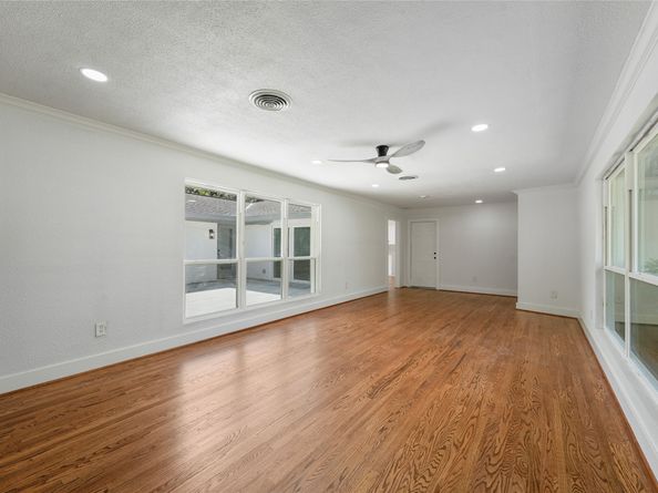 4525 Kingfisher Drive, Houston TX 77035