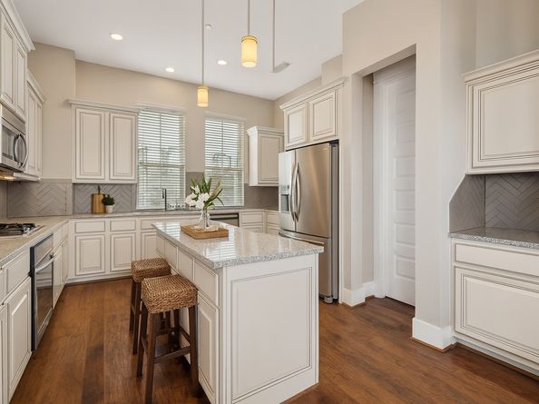 803 Algona Avenue, Houston TX 77008