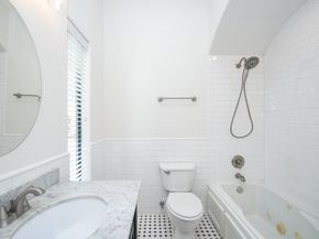 1239 W 22nd Street C, Houston TX 77008