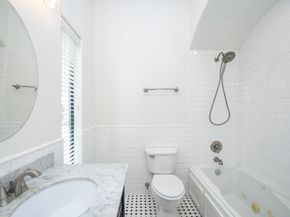 1239 W 22nd Street C, Houston TX 77008