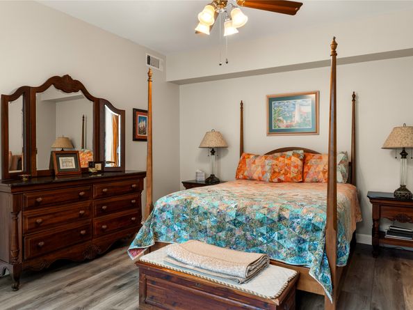 10121 Valley Forge Drive, Houston TX 77042