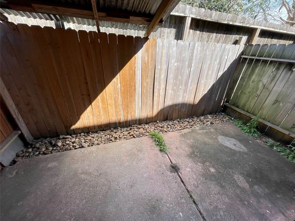 1220 Shadowdale Drive 12, Houston TX 77043
