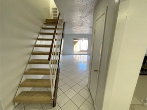 1220 Shadowdale Drive 12, Houston TX 77043