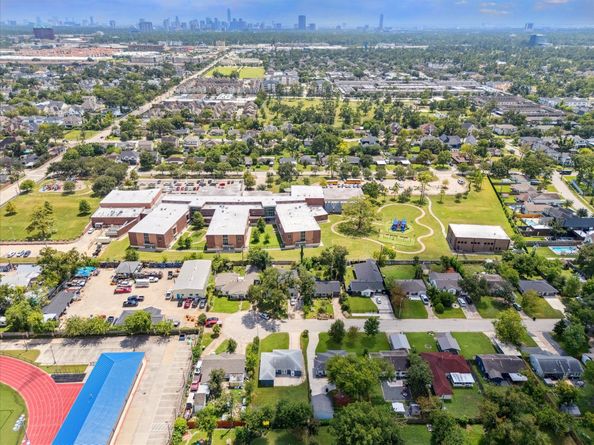 6906 Raton Street, Houston TX 77055
