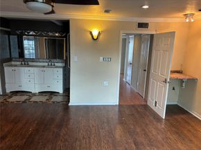 781 Country Place Drive 2054, Houston TX 77079