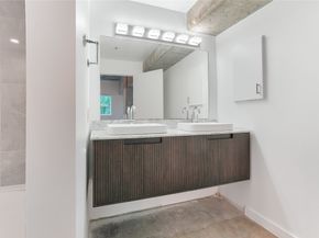 2000 Bagby Street 2401, Houston TX 77002