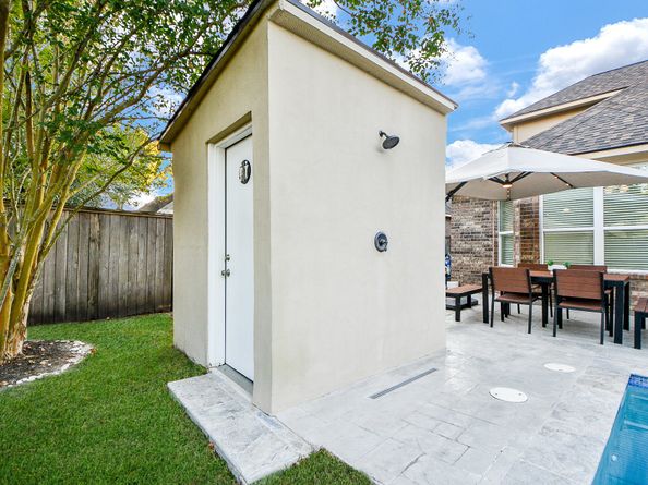 66 N Swanwick Place, Tomball TX 77375
