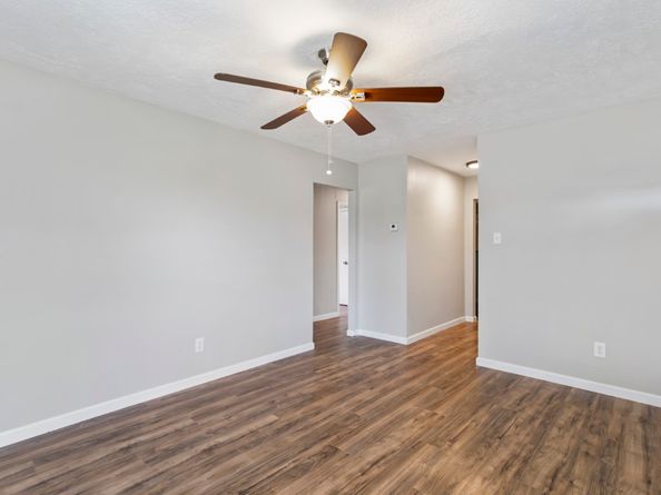 13210 Rockglen Street, Houston TX 77015