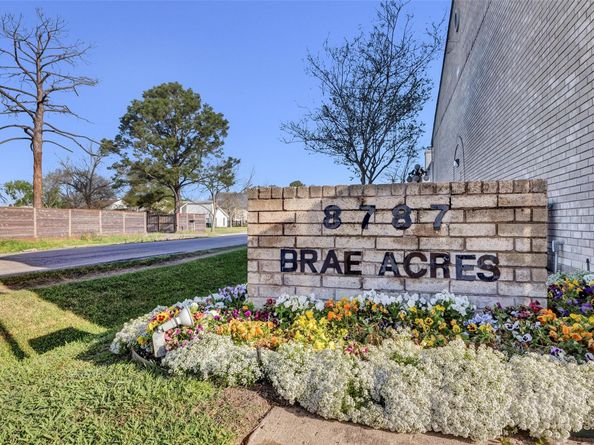 8787 Brae Acres Road 307, Houston TX 77074