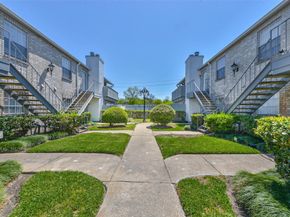 8787 Brae Acres Road 307, Houston TX 77074