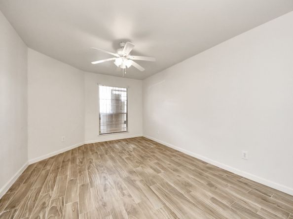 8787 Brae Acres Road 307, Houston TX 77074
