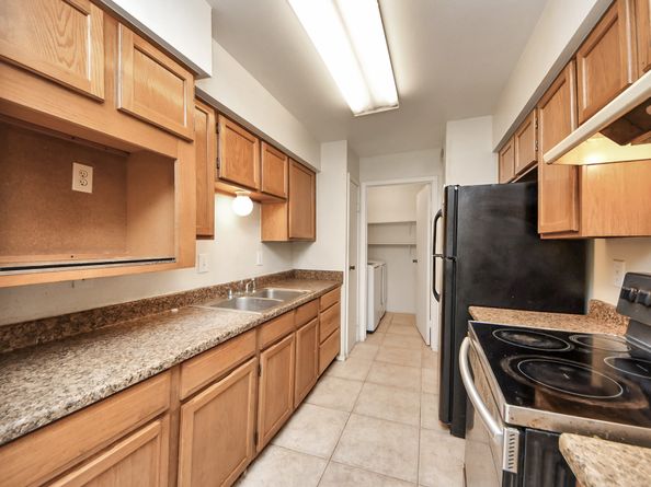 8787 Brae Acres Road 307, Houston TX 77074