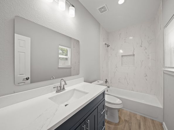 4338 Brinkley St A/B, Houston TX 77051