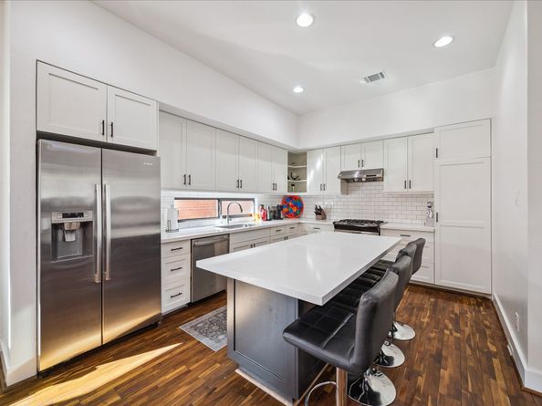 908 Hutchins Street, Houston TX 77003