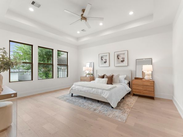 710 E 18th Street, Houston TX 77008
