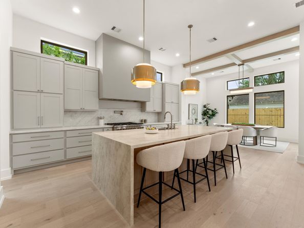 710 E 18th Street, Houston TX 77008
