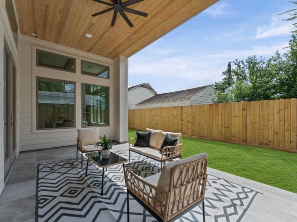 710 E 18th Street, Houston TX 77008