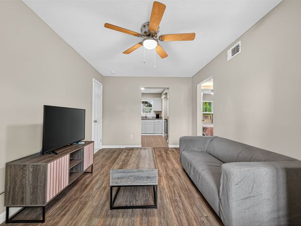 2803 Cleburne Street 4, Houston TX 77004
