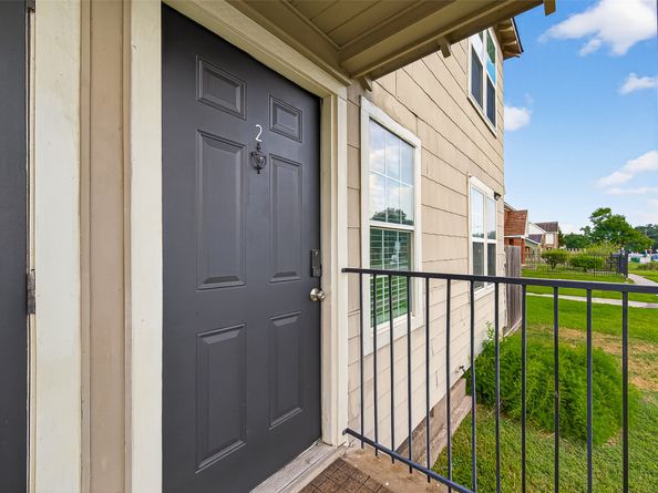 2803 Cleburne Street 4, Houston TX 77004