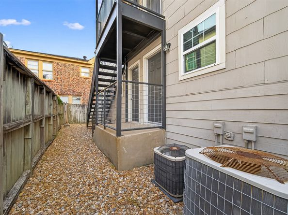 2803 Cleburne Street 4, Houston TX 77004
