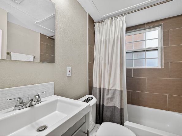 2803 Cleburne Street 4, Houston TX 77004