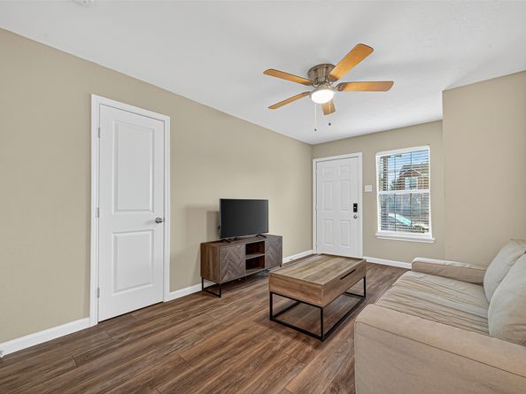 2803 Cleburne Street 4, Houston TX 77004