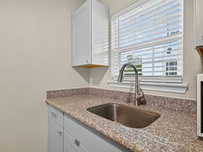 2803 Cleburne Street 4, Houston TX 77004
