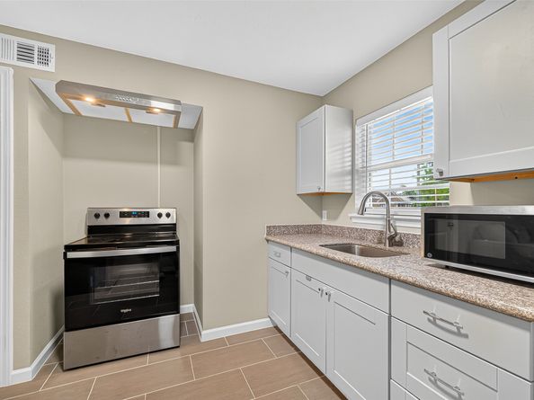 2803 Cleburne Street 4, Houston TX 77004