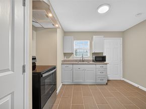 2803 Cleburne Street 4, Houston TX 77004