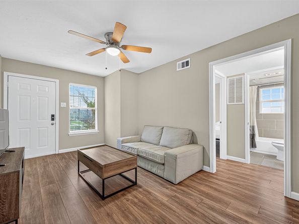 2803 Cleburne Street 4, Houston TX 77004