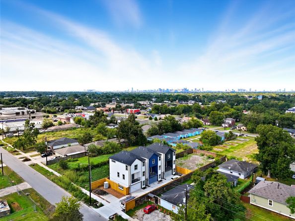 4749 Wilmington Street A, Houston TX 77033